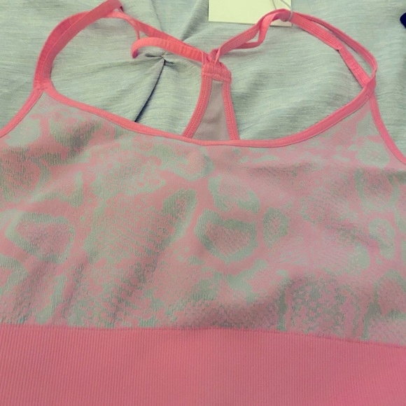 Women’s Sportsbra NWT - Picture 3 of 3